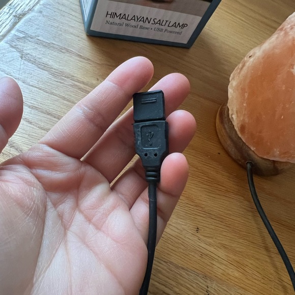 NIB New Room 2 Room Natural Himalayan Salt Lamp
Natural Wood Base - USB Powered - Picture 15 of 17